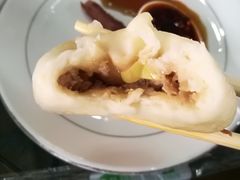 猪肉大葱馅包子-四条包子(古城街店)