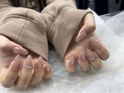 -芊屿芊浔美甲