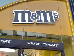 -m豆巧克力世界(上海世茂广场店)