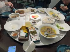 -荷塘秋月·本帮江浙菜(国权路店)