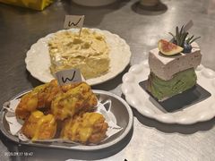 -W COLLECTIVE  DESSERT SHOP