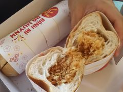 -Bánh Mì Huynh Hoa