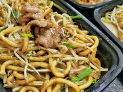 黑椒牛柳炒乌冬面-福记烧味茶餐厅(豪森丽都店)