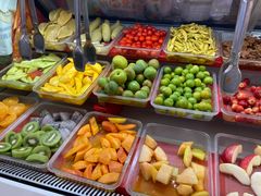 自助取餐区-老炳·七丛松甘草水果