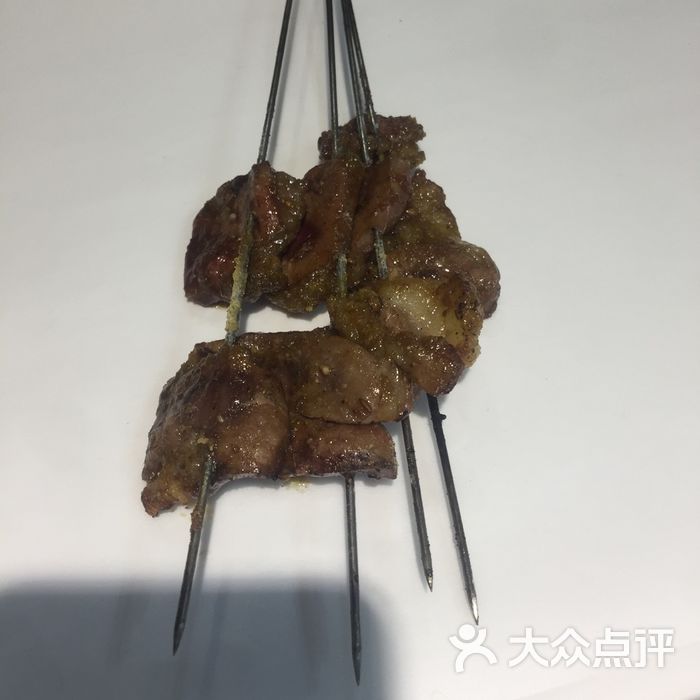 閆守一特色牛腰子燒烤店