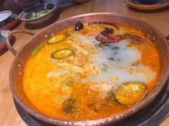 -洱火云南酸菜牛肉火锅(石景山当代商城店)