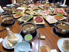 -周老三跷脚牛肉·全牛火锅(非遗传承店)