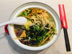 -丽丽三鲜螺蛳粉(田林路店)