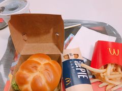 -麦当劳(宝山大厦店)