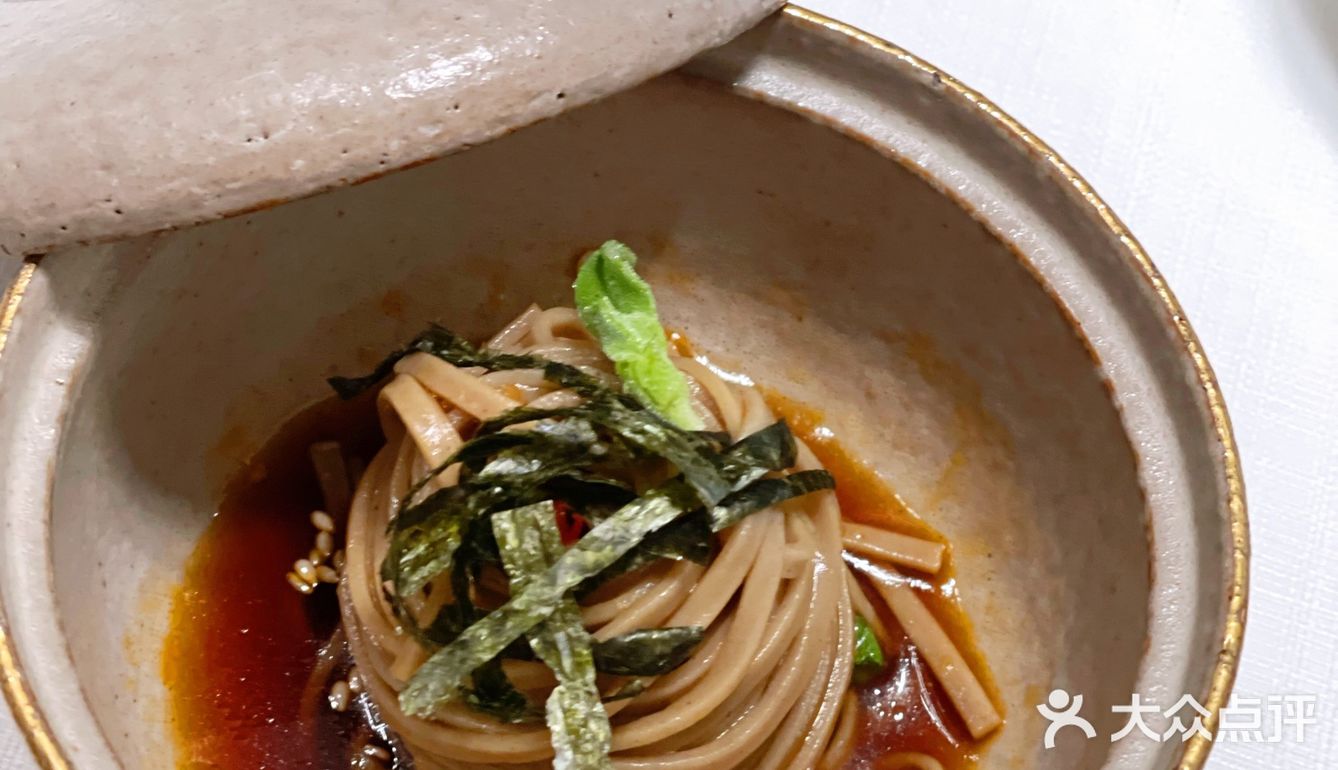 人均1000块的米其林一星素食餐厅是否值得？