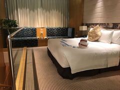 -苏州金鸡湖中茵皇冠假日酒店