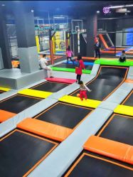 -蹦贝运动中心·蹦床·攀岩·闯关(龙岗店)
