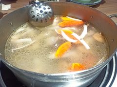 木瓜花胶椰子鸡-探窝·竹笙椰子鸡(杨箕店)