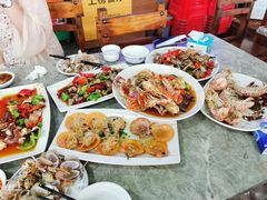 -四川小胡子海鲜(丁村万人海鲜广场店)