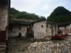 -高荡千年布依古寨旅游景区