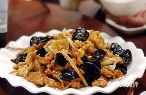 Sour Stir-fried Pork with Alfalfa