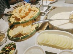 -尚尚仙·酸汤猪手·猪肚鸡火锅(华联万柳购物中心店)