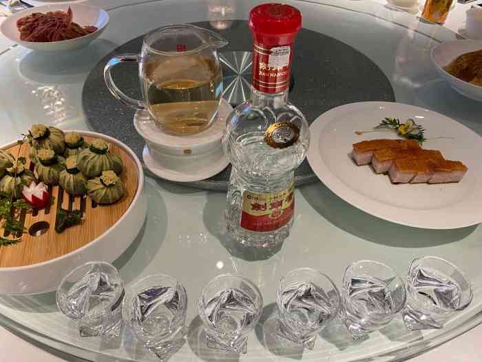 昆仑饭店·锦筵餐厅-"中秋午饭就开始喝酒应酬,昆仑也是有长足历.