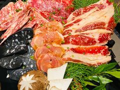 -山川小町·极番烧肉(新地假日广场店)