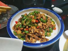 尖椒紫苏烧牛蛙-湖锦酒楼·32年地道湖北菜(光谷店)