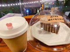 -有猫主题·治愈系猫咖(曾厝垵店)