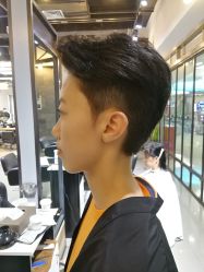 -FRIDAY星期五专业美发沙龙