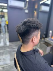 -藤野造型•烫染专业店