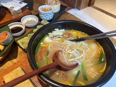 -银米·云南传统过桥米线(双廊黑金冠店)