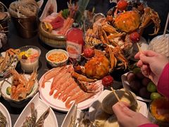 -雍容荟帝王蟹活龙虾展台自助(IFS黑金店)