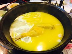 -鲜入围煮花胶鸡海鲜火锅