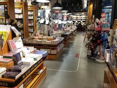 -西西弗书店&矢量咖啡(凯德晶萃广场店)