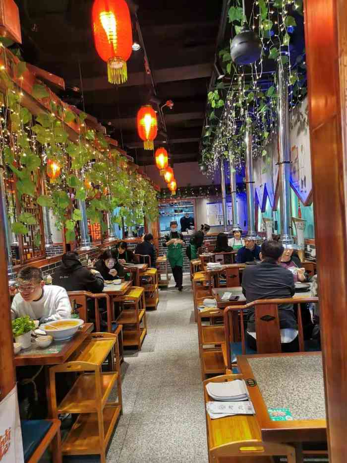 烤肉刘老北京炙子烤肉(四道口店)-"[薄荷]环境:有些嘈杂,不过还是很