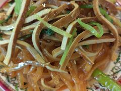 -白阿婆过油肉拌面·大盘鸡