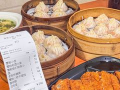 -莱莱小笼·乔艾