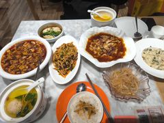 -渝信川菜 · 川味家常菜(财富购物中心店)