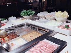 -海底捞火锅鲜切牛肉主题店(长寿路店)
