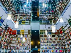 -钟书阁(松江泰晤士小镇店)