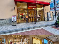 -百联奥特莱斯广场(武汉盘龙店)