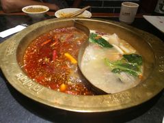 -周周有辣火锅馆(玖耀里店)
