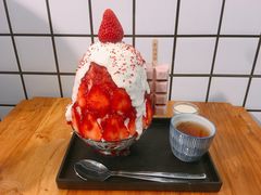 草莓生乳冰-WONDER ICE 萬得冰田(建設路总店)