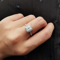 -威德钻石-克拉钻大本营(南京东路店)