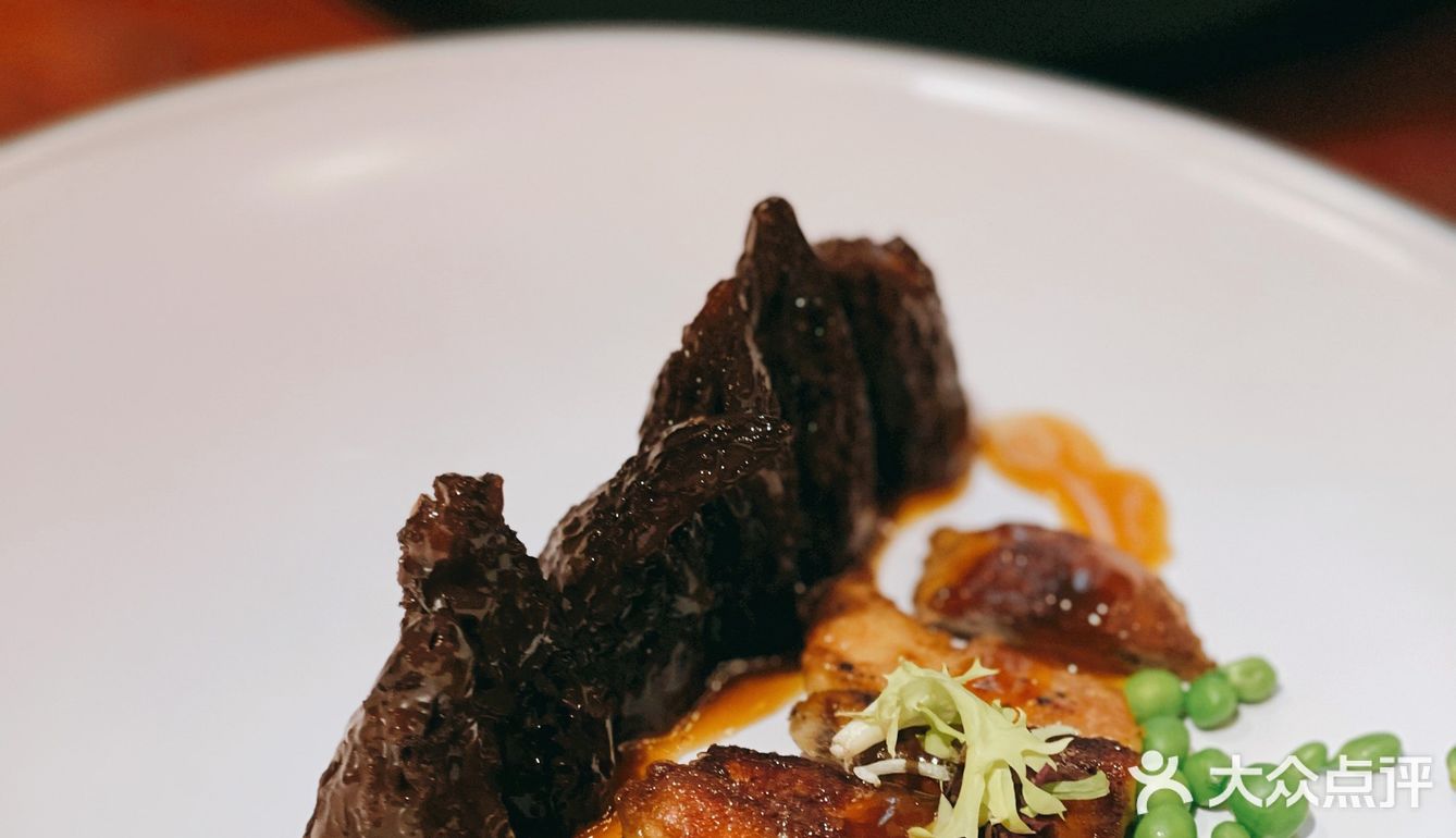 穿上国风旗袍，在百年洋楼品尝极致美食盛宴