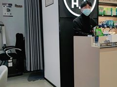 -博士眼镜集团石人工眼镜(虹口万泰店)