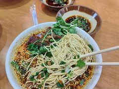 -八一路好吃街(雨田商务大厦店)