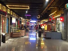 -时尚MEGO商业广场(华新地铁店)