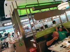 -洪氏嗨捞·广东猪肚鸡·椰子鸡火锅(西咸万象城店)