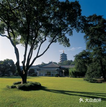人可以走进院子，而不是塞在屋内