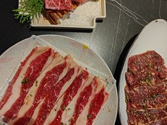 -山川小町·极番烧肉(新地假日广场店)