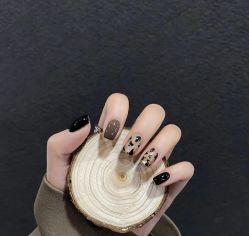 -桃色美甲沙龙