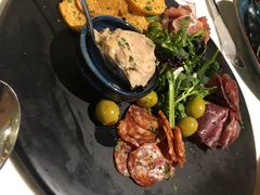 -La Mer Restaurant & Lounge